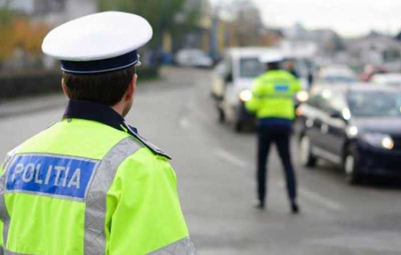 Moldovean fără permis de conducere prins în trafic de polițiștii botoșăneni
