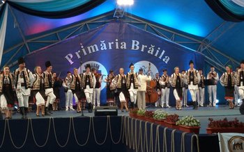 Ansamblul „Mugurelul - Mărgineanca” prezent …