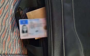 Document fals trimis în plic …