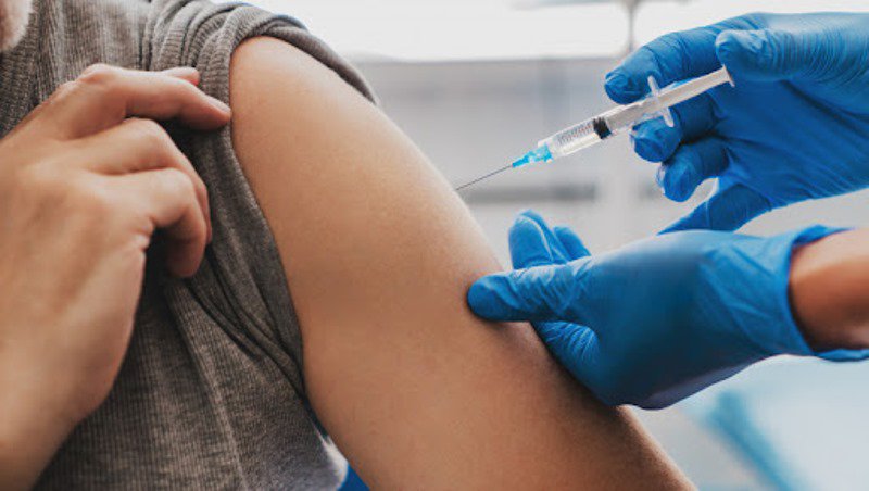 Când ar putea începe vaccinarea cu a treia doză în România. Anunțul făcut de Valeriu Gheorghiță