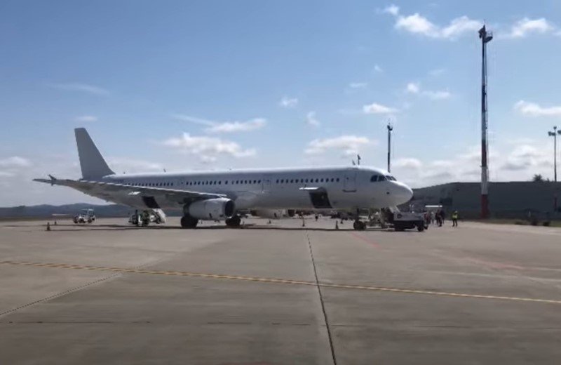 Plan roșu de intervenție! Un avion de pe cursa Bergamo – Iași a întâmpinat dificultăți la aterizare - VIDEO