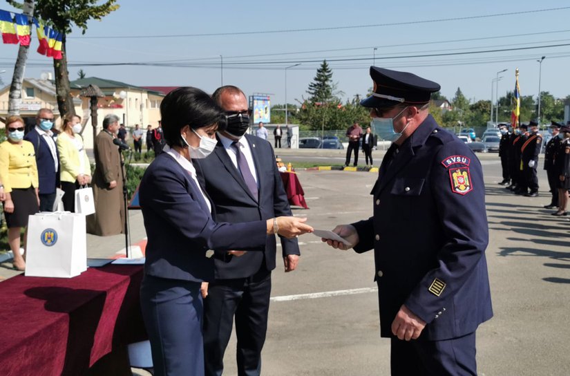 Șase pompieri botoşăneni înaintaţi în gradul următor cu prilejul Zilei Pompierilor din România - FOTO