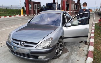 Documente false descoperite la controlul …