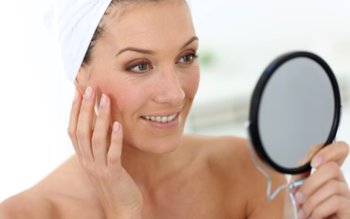 Cum să-ți îngrijești tenul după …