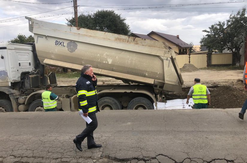 Noile termene ale modernizării DN 28B Târgu Frumos-Botoșani comunicate de constructori prefectului Dan Nechifor - FOTO