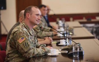 Americani de la Afacerile Civile …