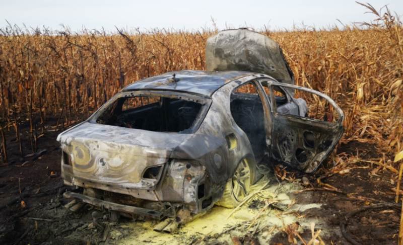 Focuri de armă și urmărire pentru a opri o mașină încărcată cu țigări de contrabandă - FOTO