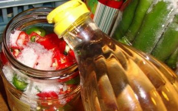 Oțet falsificat, vândut în marile …