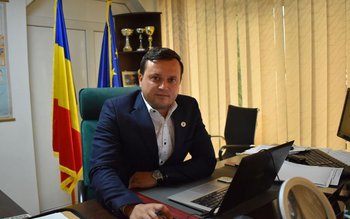 Cătălin Silegeanu: „Prin constrângeri și …