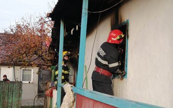 Locuință din județ aprinsă de …