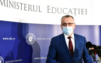 Ministru: „Școlile și grădinițele cu …