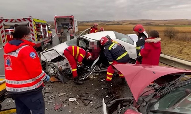 Accident grav în județul Suceava! Patru persoane rănite la ieșirea din Stroiești spre Ilișești