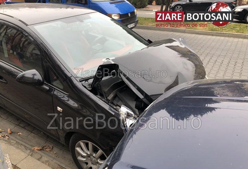 Accident ce se putea termina tragic. Mașină scăpată de sub control la Dorohoi - FOTO