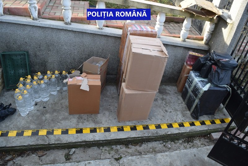 11.000 de pachete cu țigarete, descoperite de polițiști la Darabani - FOTO