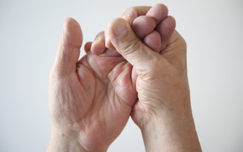 Cauza senzaţiei de amorţeală a …