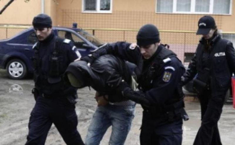 Polițist lovit cu capul în gură la un kilometru de graniță cu Ucraina. Agresorul l-a amenințat cu moartea pe agentul de la frontieră