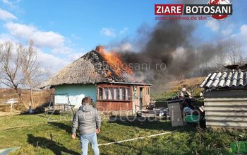 Casă cuprinsă de flăcări la …
