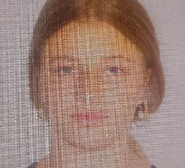 Alertă! Polițiștii caută o fată de 17 ani din Dorohoi dată dispărută de familie