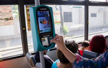 Veteranii şi pensionarii vor primi …