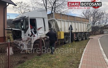 Accident! Un camion s-a oprit …