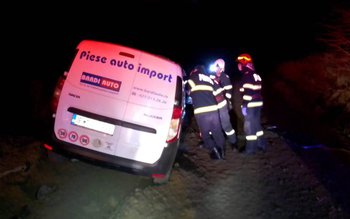 Adolescentă ajunsă la spital în …