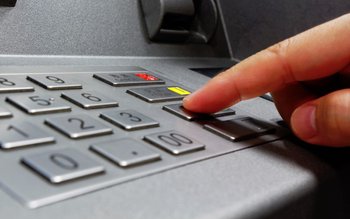 Cum se fură din bancomate! …