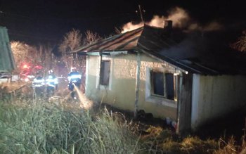 Incendiu provocat de o lumânare …