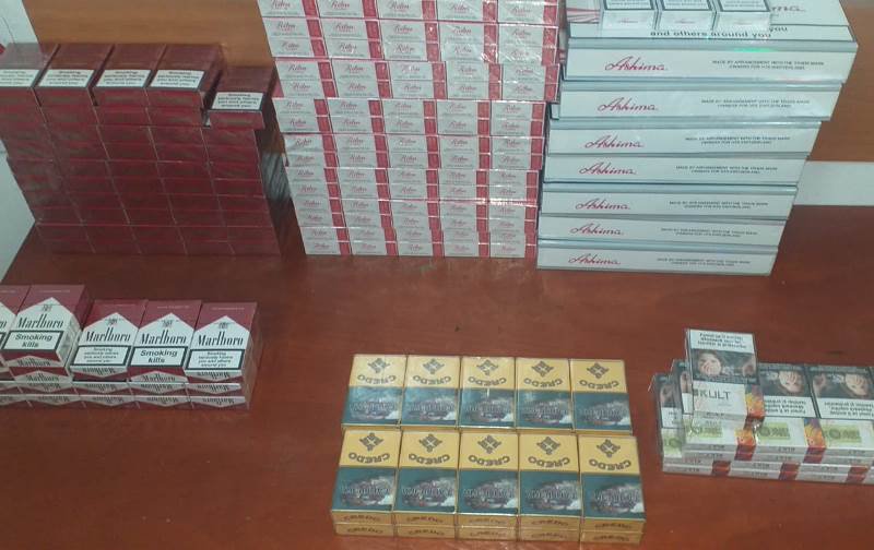 Peste 250 de pachete de țigări neaccizate confiscate în Piața Centrală din Botoșani