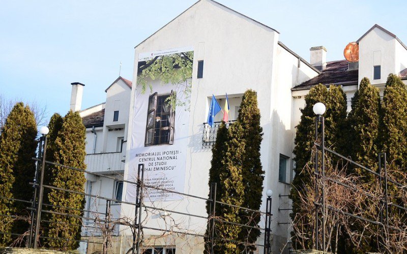 REACȚIA Memorialului Ipotești cu privire la angajatul implicat în comerțul cu tablouri false