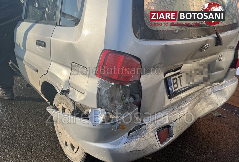 Accident la Dorohoi! Femeie rănită după ce un autoturism taxi s-a izbit în mașina din fața sa - FOTO