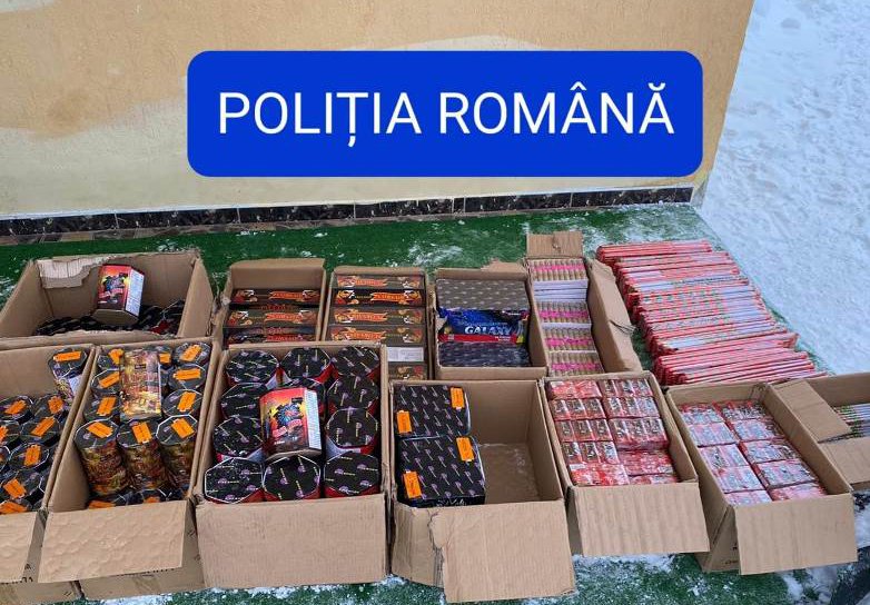 Percheziții în județul Botoșani: Bunuri de contrabandă și articole pirotehnice scoase de pe piață de polițiști - FOTO