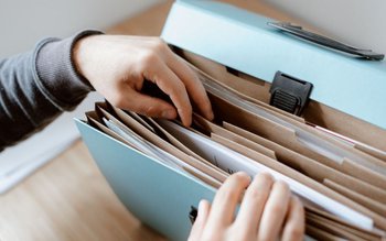 Instituţiile publice nu mai au …