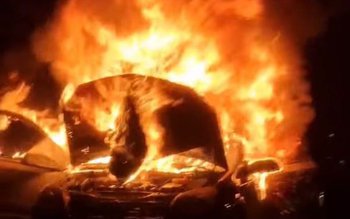 Mașină cuprinsă de flăcări la …