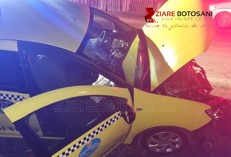 Accident la ieșirea din Dorohoi! Femeie rănită în urma impactului dintre două mașini - FOTO