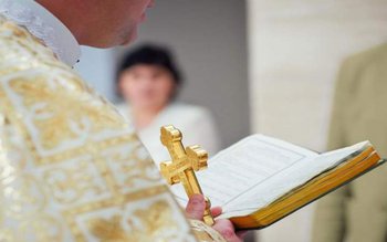 Preot din Vaslui, obligat de …