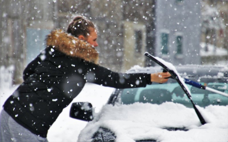 Vremea schimbă foaia în România! De azi încep ninsorile și viscolul în țară. Prognoza meteo ANM