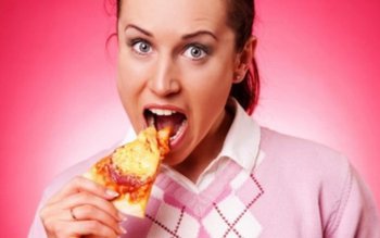 Ce riști dacă mănânci pe …
