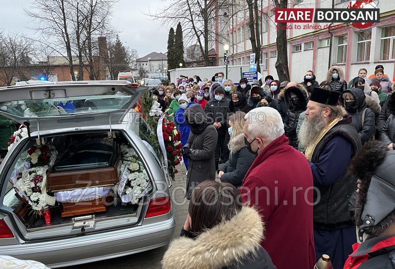 Medicul Ovidiu Alexa a fost pentru ultima dată la Spitalul Dorohoi. Zeci de colegi și-au luat rămas bun – VIDEO / FOTO