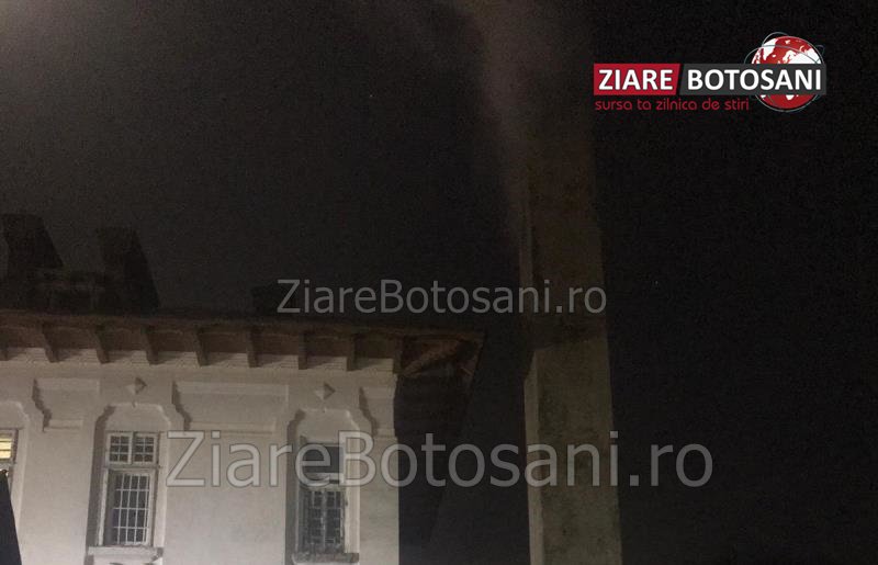 Incendiu la coșul de fum al Centrului de Îngrijire și Asistență din comuna Vârfu Câmpului - FOTO