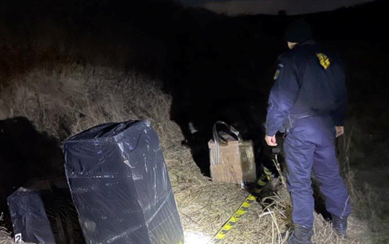 Ţigarete de contrabandă, în valoare de aproximativ 91.000 de lei, descoperite la frontiera cu Ucraina