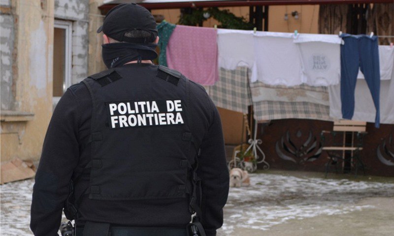 Grup infracţional organizat, specializat în contrabanda cu ţigări, destructurat de poliţiştii de frontieră