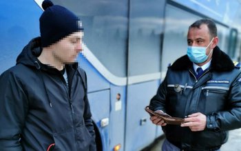 Documentele false cumpărate cu sute …