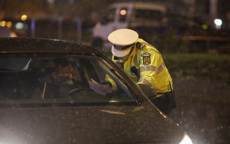 Șofer cu comportament ciudat, prins drogat la volan de polițiștii dorohoieni