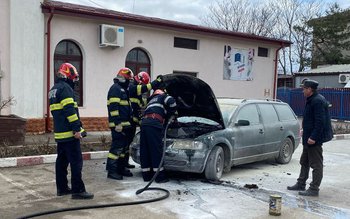 Autoturism în flăcări în apropierea …