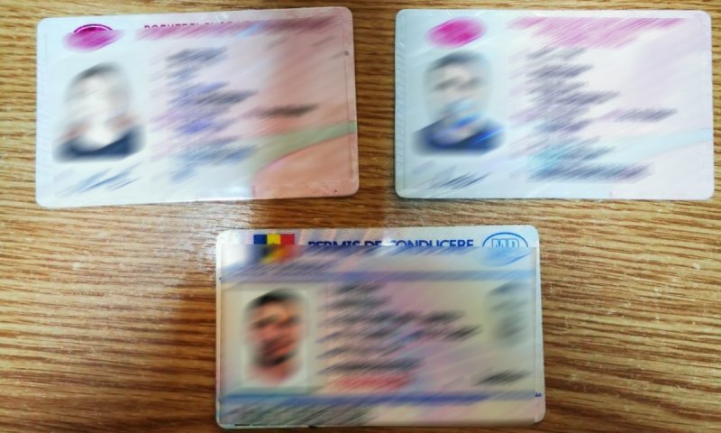 Trei permise de conducere false descoperite asupra unui cetățean din Republica Moldova