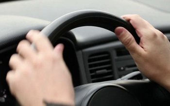 I-a încredințat mașina unui prieten …