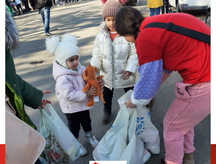 Salvați Copiii România acordă asistență umanitară pentru copiii și familiile lor, care se refugiază din Ucraina în România – FOTO