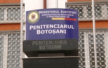 Tânăr „săltat” de poliţişti direct …