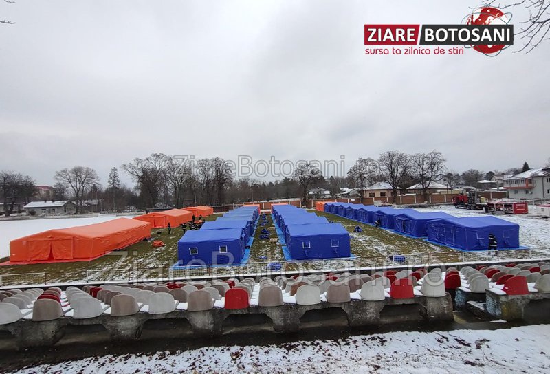 Peste 30 de corturi instalate pe Stadionul „1 Mai” din Dorohoi pentru refugiații din Ucraina – FOTO