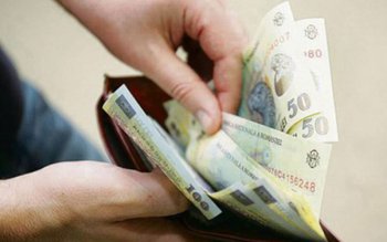 Câți bani cash ar trebui …